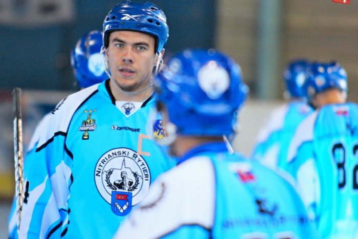 Ilustračný obrázok k článku Nitrianski hokejbalisti chcú bojovať o titul: Cez víkend sa rozbehne extraligový kolotoč!