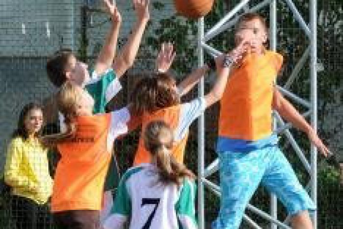 Ilustračný obrázok k článku Žiaci dostali vynovené ihrisko, popoludní ho môže využiť aj verejnosť