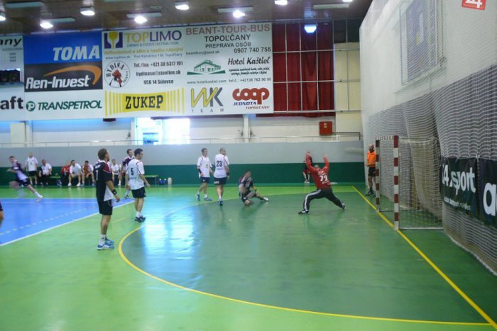 Ilustračný obrázok k článku Topoľčany zosadili Nové Zámky: Uštedrili im prehru o desať gólov