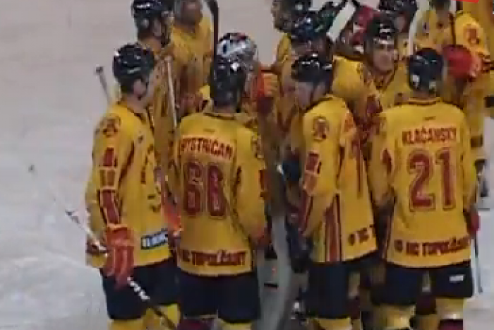 Ilustračný obrázok k článku V Topoľčanoch sa opäť predlžovalo: Žochári doma nestačili na Detvu