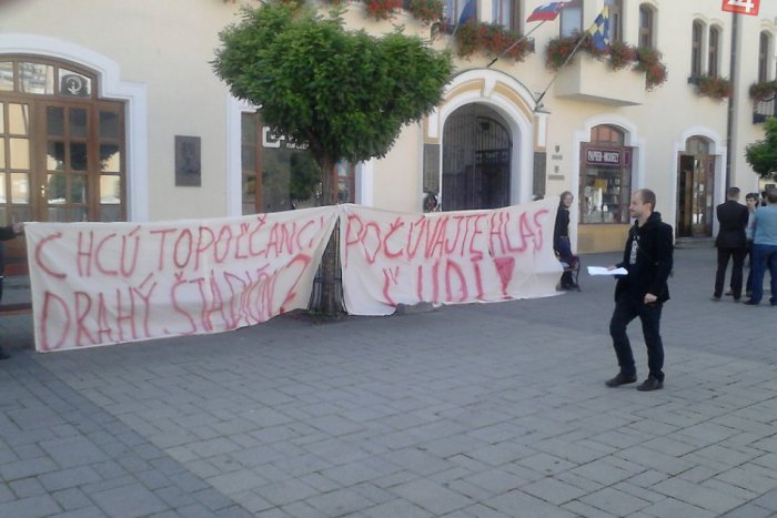 Ilustračný obrázok k článku V Topoľčanoch sa rozbieha petícia: Aktivisti chcú referendum o rekonštrukcii štadióna
