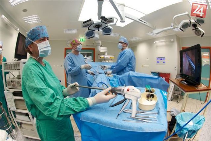 Ilustračný obrázok k článku Rekonštrukcia operačných sál v nemocnici je ohrozená: Firma z Galanty hrozí súdom!