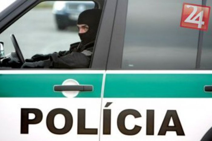 Ilustračný obrázok k článku Veľká akcia policajtov: Košičana obvinili zo zhotovovania fiktívnych dokladov, podľa polície ich využilo 198 ľudí!