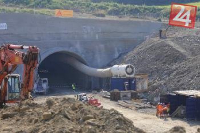 Ilustračný obrázok k článku Dobrá správa pre ťažko skúšaných žilinských vodičov: Na D3 začali raziť nový tunel!