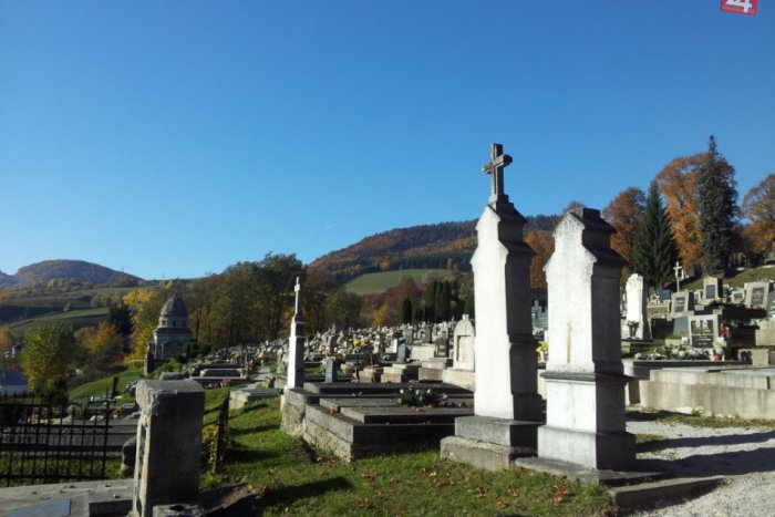 Ilustračný obrázok k článku Prenájom miest na cintorínoch v Moravciach: Koľko vás môže vyjsť hrobové či urnové miesto?
