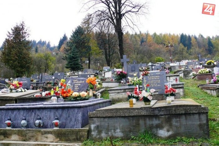 Ilustračný obrázok k článku Cintoríny budú nepretržite otvorené 12 dní: Novinkou v Žiline je virtuálna sviečka či kytica