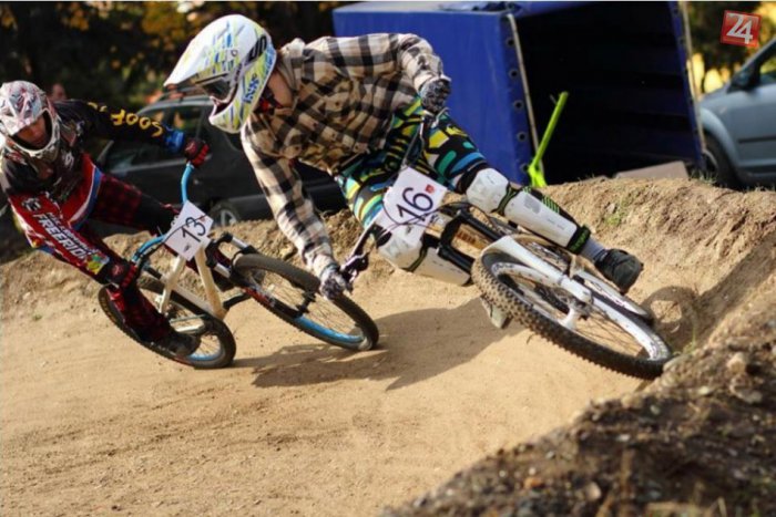 Ilustračný obrázok k článku Bajkeri zavítali do Dobšinej: Bikrossové preteky sa stávajú pomaly tradíciou