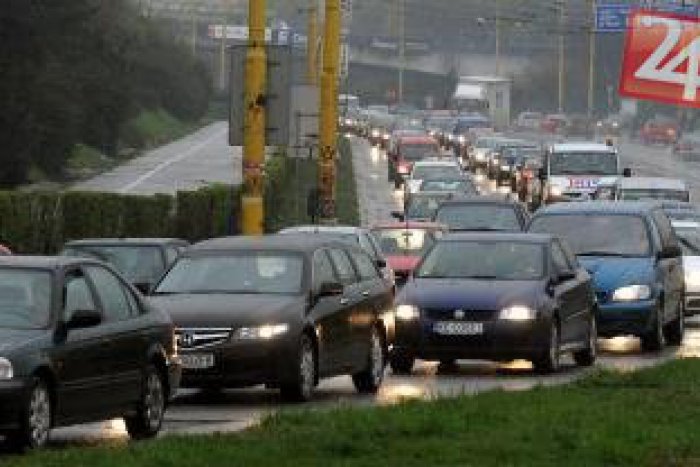 Ilustračný obrázok k článku Radnica chce mať svoje autá pod kontrolou: Do všetkých chce namontovať GPS