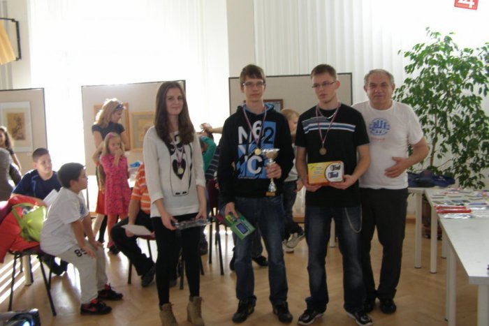 Ilustračný obrázok k článku Viac ako 60 mladých šachistov si zmeralo sily: Súťažili o pohár riaditeľky KOS Nitra