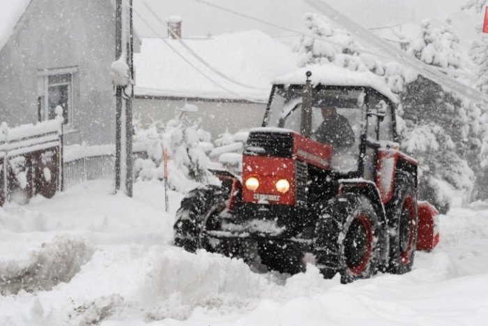 Ilustračný obrázok k článku Intenzívne prípravy na zimu: Cesty v Humenskom okrese bude mať v rukách 66 cestárov