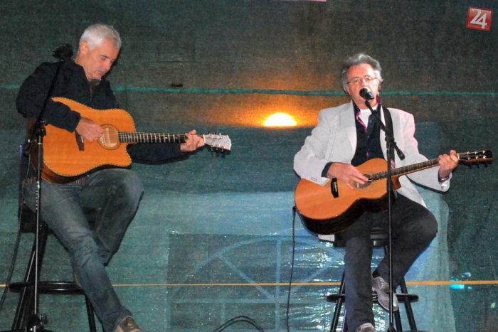 Ilustračný obrázok k článku Faux pas v Zlatých Moravciach: Mesto zverejnilo číslo účtu speváka Pavla Hammela