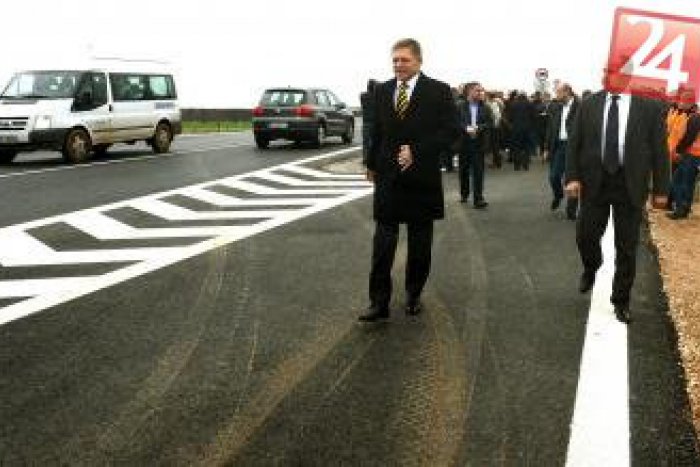 Ilustračný obrázok k článku R4 konečne otvorená: Košičania sa už môžu premávať po rýchlostnej ceste za 78 milónov €