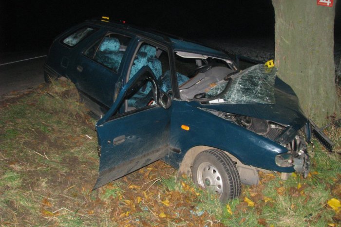 Ilustračný obrázok k článku DVE TRAGICKÉ DOPRAVNÉ NEHODY PRI NOVÝCH ZÁMKOCH:  Pri oboch zomreli vodiči áut (†53) a (†34)