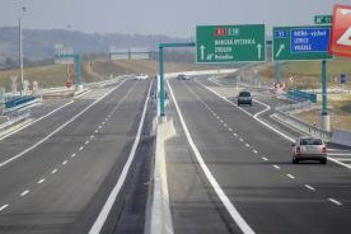 Ilustračný obrázok k článku Rýchlostná cesta medzi Bystricou a Ružomberkom? Štúdia o pokračovaní R1-tky vyjde na takmer 290 000 €