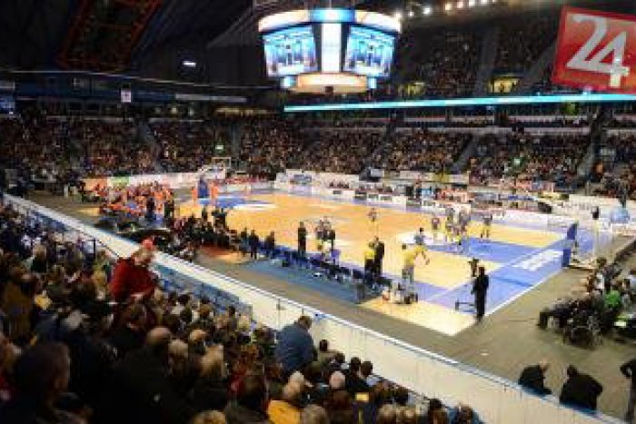 Ilustračný obrázok k článku Zaplnená Steel aréna videla dramatický zápas: Porážka Jekaterinburgu bola nadosah...