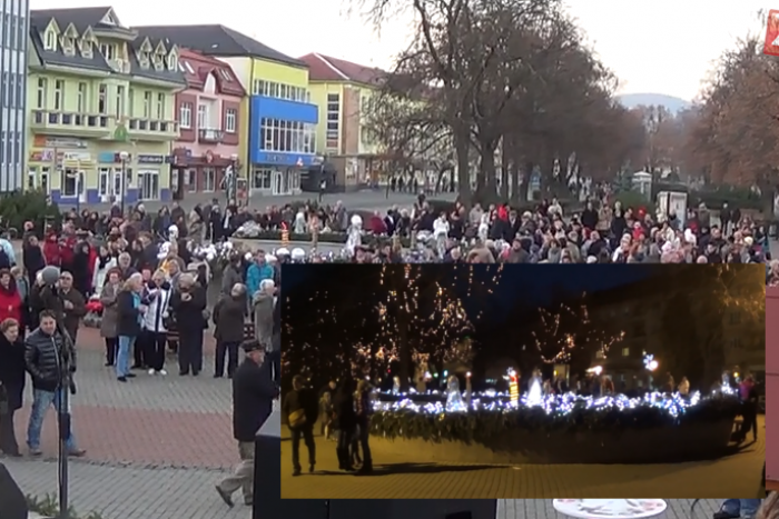 Ilustračný obrázok k článku Začal sa advent: Humenské námestie takto rozžiaril obrovský veniec!