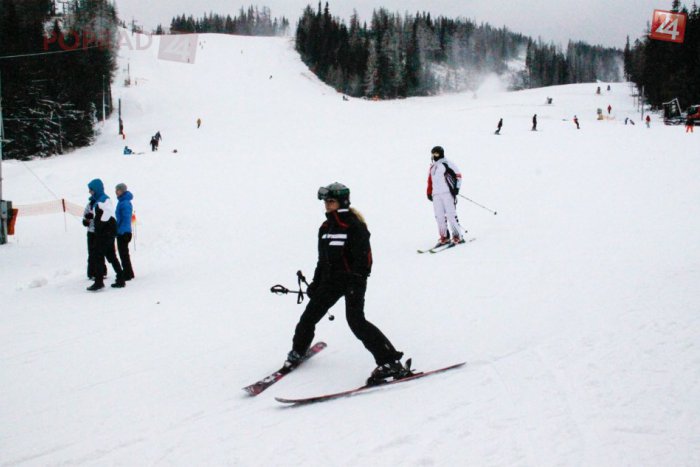 Ilustračný obrázok k článku Pravá tatranská lyžovačka sa začne už na Mikuláša: Ktoré zjazdovky privítajú prvých lyžiarov?