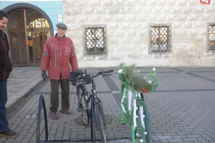 Ilustračný obrázok k článku Priaznivci jazdy na dvoch kolesách sa môžu tešiť: Cyklisti v Bystrici dostali mikulášsky darček!