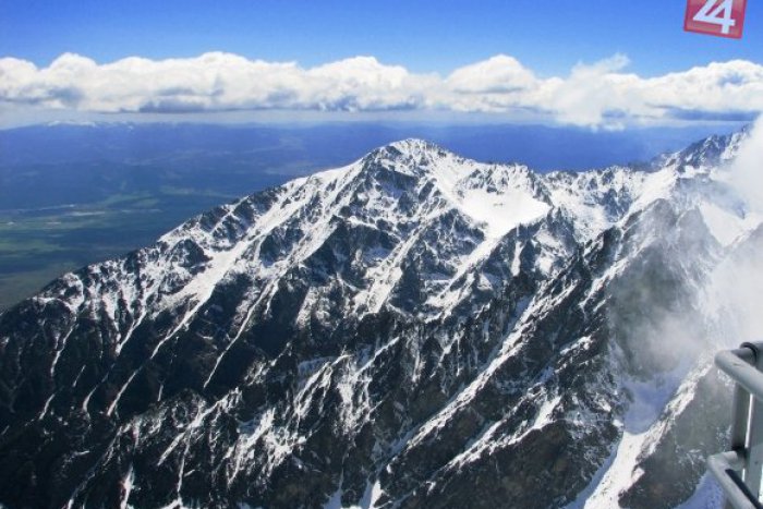 Ilustračný obrázok k článku Chystáte sa na hory? Dávajte si pozor, vo Vysokých a Západných Tatrách hrozí zvýšené lavínové nebezpečenstvo