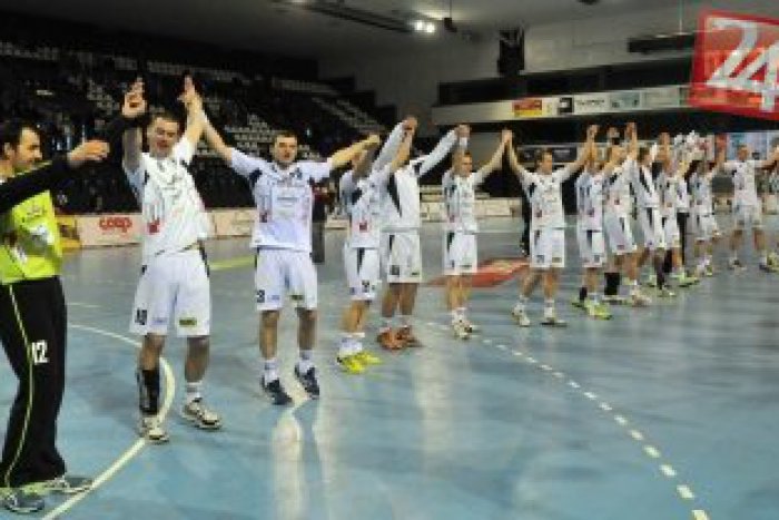 Ilustračný obrázok k článku Postúpia prešovskí hádzanári do finále pohára EHF? Významná pochvala od renomovaného odborníka!