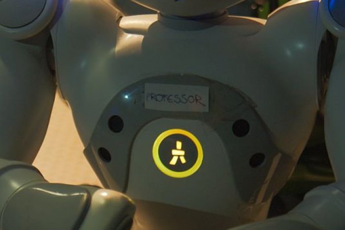 Ilustračný obrázok k článku Unikátna súťaž robotov: Stroje budú liezť na košický komín!