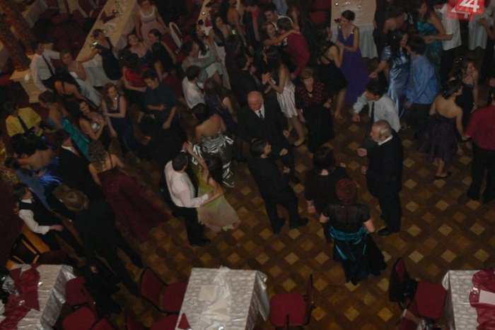 Ilustračný obrázok k článku Tradícia pokračuje: Nitra sa pripravuje na Mestský charitatívny ples!