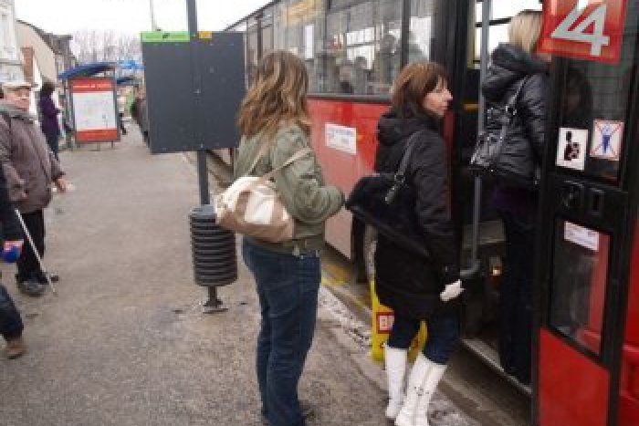 Ilustračný obrázok k článku Vandalizmus v MHD je takmer na dennom poriadku: Pozrite, čo sa vyvádza v autobusoch a na zastávkach