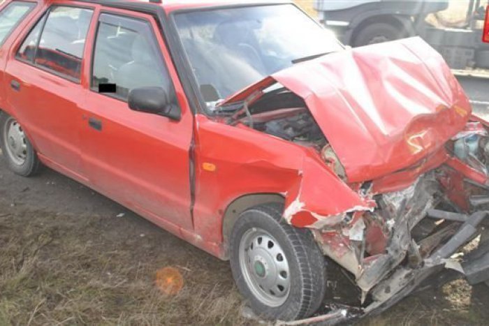 Ilustračný obrázok k článku Vodič z Nitry havaroval na ceste do Ružomberka:  Štyria zranení, žena (44) vážne