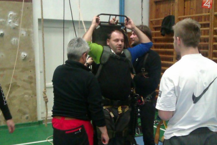 Ilustračný obrázok k článku Nácvik záchranných akcií: Jaskyniari precvičovali rôzne záchranné techniky pri zranenej osobe