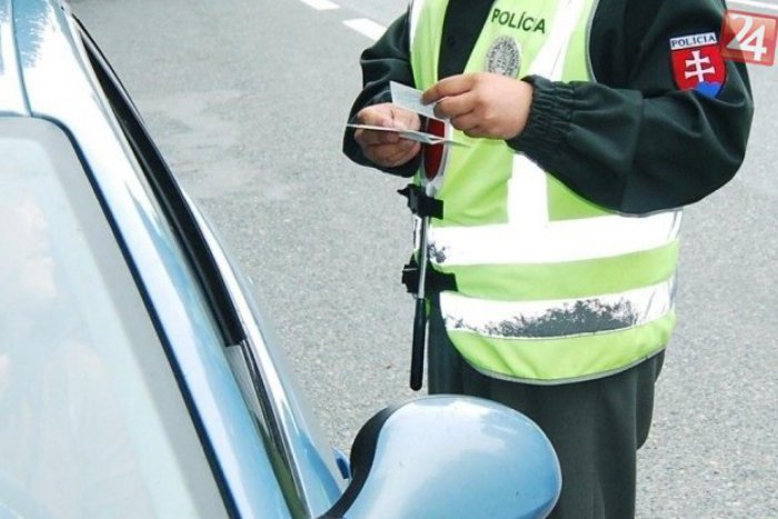 Ilustračný obrázok k článku Policajná akcia na našich cestách: Za 4 hodiny 219 priestupkov! Nechýbal ani alkohol...