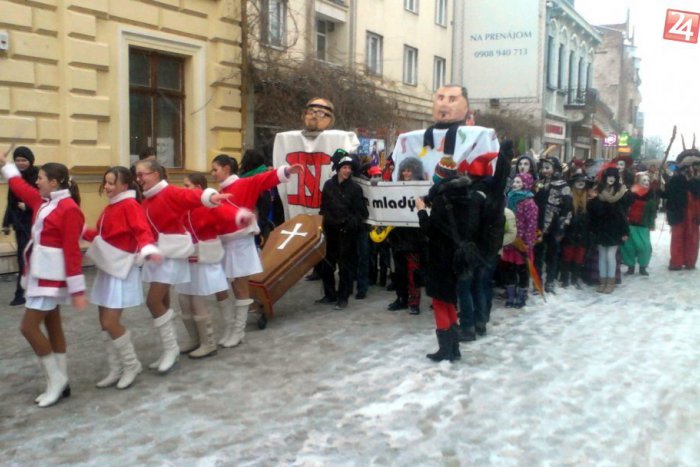 Ilustračný obrázok k článku Mesto sa pripravuje na fašiangy: Slávnosti spestrí tradičný sprievod a zabíjačka