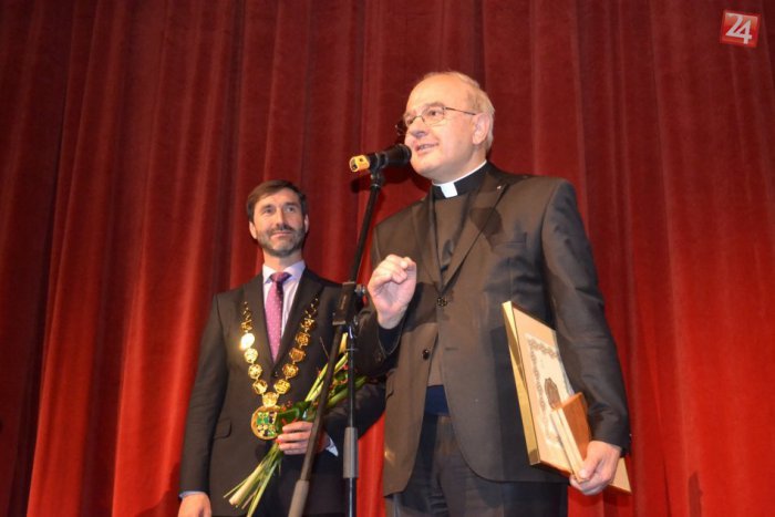 Ilustračný obrázok k článku Žilinská župa ocenila rektora Katolíckej univerzity