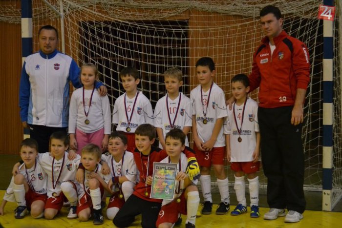 Ilustračný obrázok k článku Mladí futbalisti si z turnaja odniesli medaily: Takto hrali zápas po zápase...