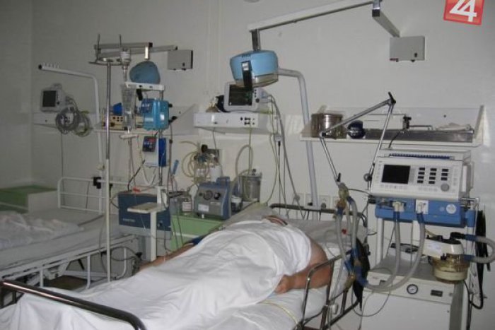 Ilustračný obrázok k článku Zranenený robotník zostáva v nemocnici: Museli mu amputovať nohu