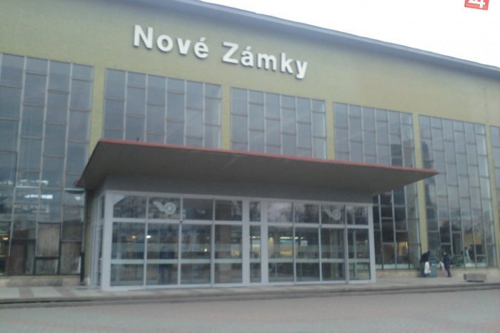 Ilustračný obrázok k článku Novozámocká stanica prešla rekonštrukciou: Výsledkom sú senzorové dvere