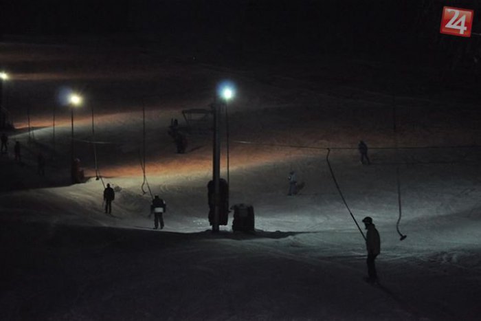 Ilustračný obrázok k článku Lyžiarske stredisko Július spúšťa svoje vleky: Zajtra štartujú večerným lyžovaním