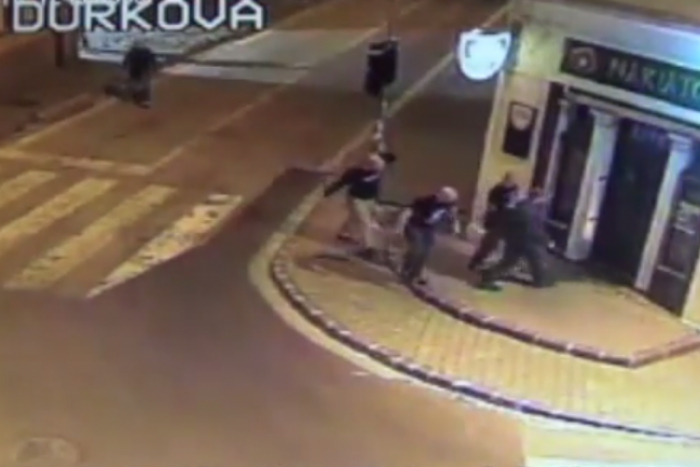 Ilustračný obrázok k článku Zbitý majiteľ baru: V Nitre je to naozaj zlé, neonacisti sú v meste postrachom!