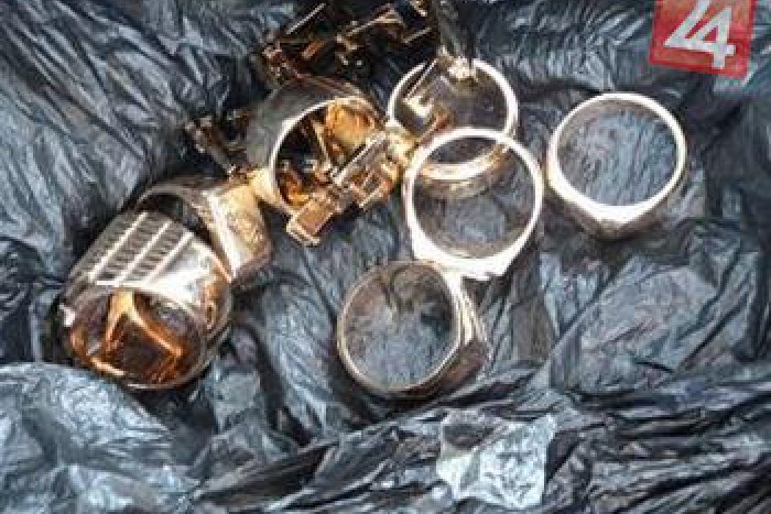 Ilustračný obrázok k článku Košickí policajti to dali: Aha, koho obvinili z lúpeže v klenotníctve za 100 000 eur!