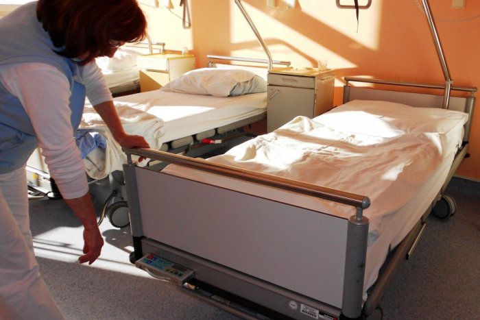 Ilustračný obrázok k článku Dobré správy pre pacientov: V topoľčianskej nemocnici pribudli nové polohovateľné postele