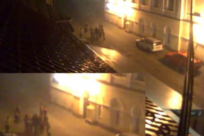 Ilustračný obrázok k článku Mrazivé zábery z Tisovca: Na ulici došlo k bitke, zachytili to kamery!