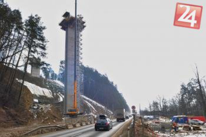 Ilustračný obrázok k článku Na diaľnici D1 bude poriadne rušno: Musia sa zbúrať postavené mostné piliere!