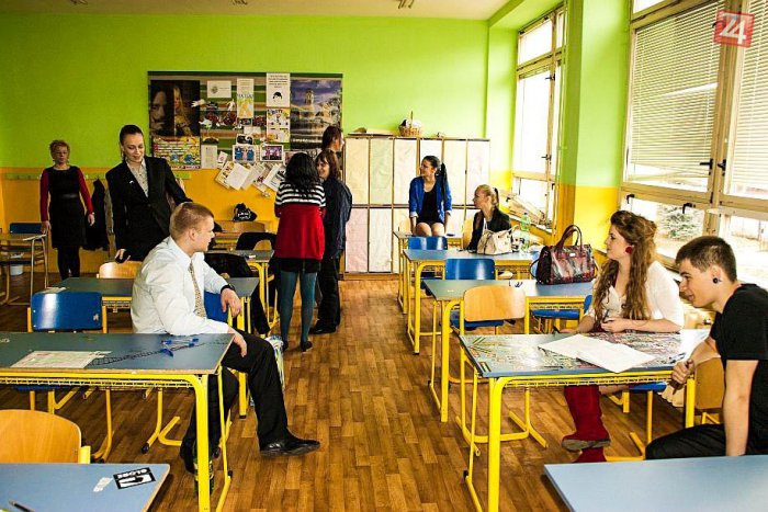 Ilustračný obrázok k článku Banskobystrickí gymnazisti mali vzácnu návštevu: Do školy zavítal veľvyslanec Španielska