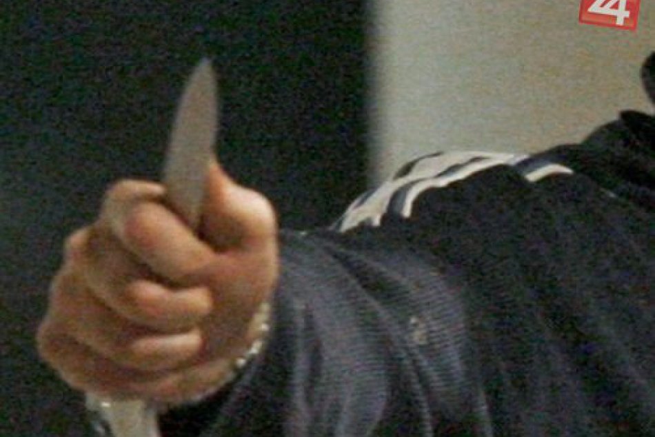 Ilustračný obrázok k článku Útok nožom na mladú ženu: Krvavá dráma sa odohrala v centre Banskej Bystrice
