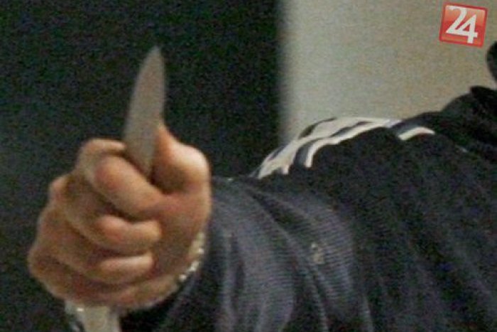 Ilustračný obrázok k článku V reštaurácii došlo k dráme: Podgurážený muž (45) vytiahol nôž, ľudia si vypočuli šokujúce slová