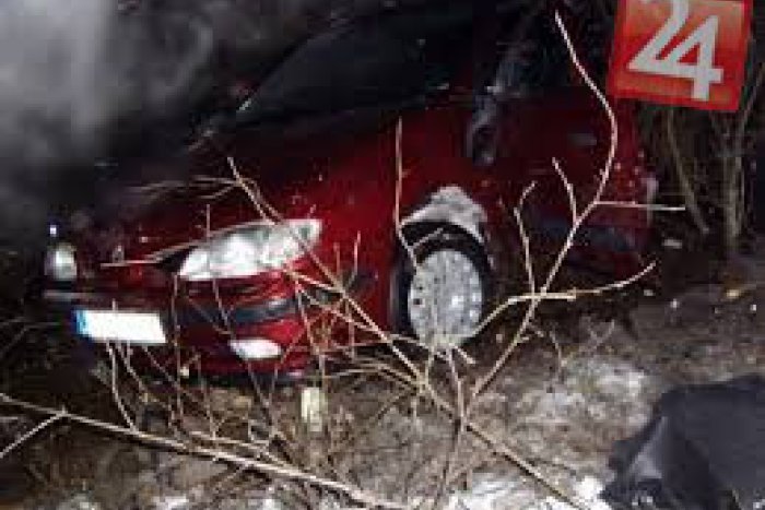 Ilustračný obrázok k článku Smrteľná dopravná nehoda! Vyžiadala si jednu obeť a troch zranených