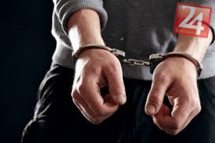 Ilustračný obrázok k článku Krkavčí otec z Dvorov nad Žitavou je už za mrežami: Čaká ho tri až desať rokov v base