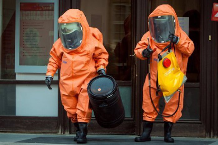 Ilustračný obrázok k článku Ľudia museli opustiť budovu polikliniky: Na chodbe našli podozrivý prášok, miesto nálezu stráži polícia!