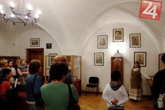 Ilustračný obrázok k článku Vlakom do múzeí a galérií: Školáci môžu cestovať za históriou už za pár centov