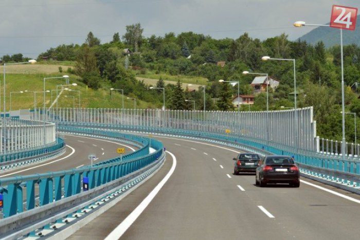Ilustračný obrázok k článku Pozdĺž diaľnic a rýchlostných ciest vyrastú oplotenia: Výnimkou nie je ani úsek pri Zvolene!