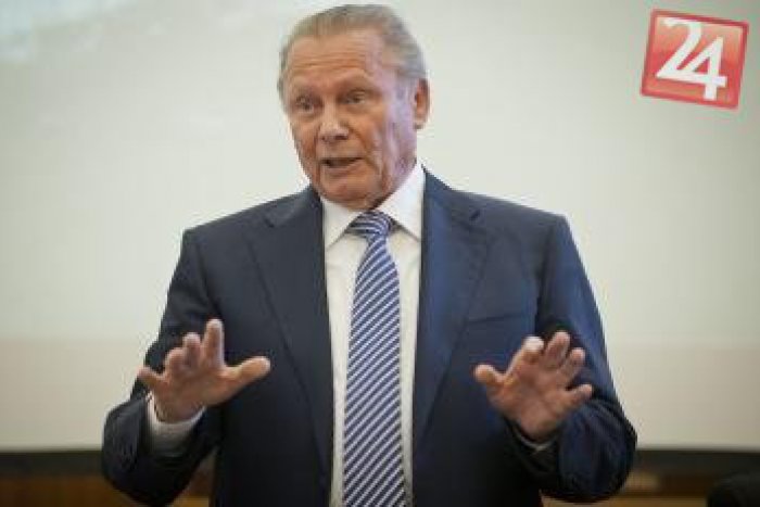 Ilustračný obrázok k článku Schuster dokončil trinásty cestopis: Košičanom chce splatiť dlh